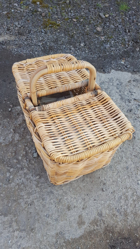 Wicker Basket & 4 Person Picnic Set