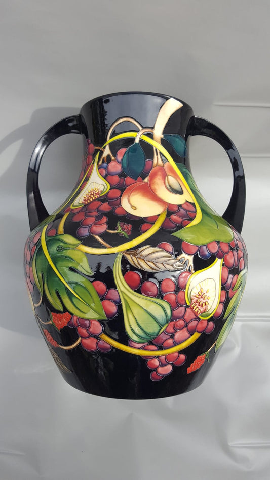 Moorcroft Queens Choice "Emma Bossons" Vase